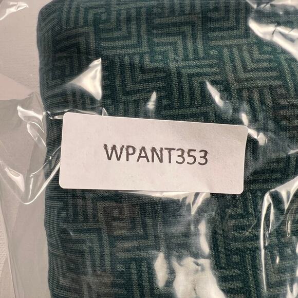 Betabrand crop Cuffed Dress Yoga Ponte Pant Green Geometric Pattern Size XLP - Picture 11 of 11